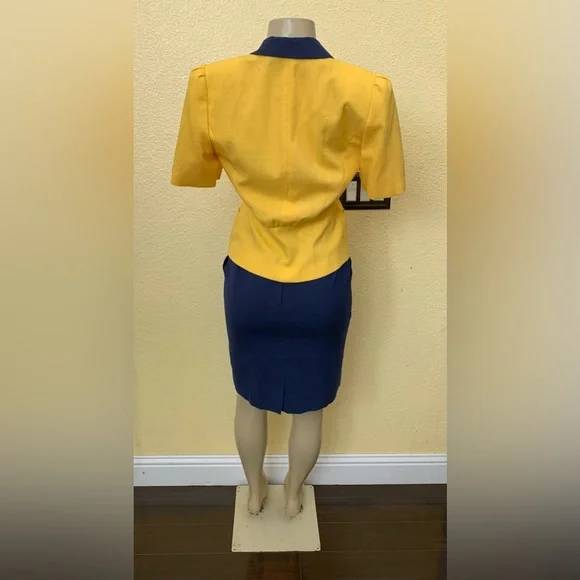 VTG Club 5’4” Petites Size 6P Yellow & Navy Blue Short Sleeve Skirt 2pc Suit Set - Picture 6 of 16